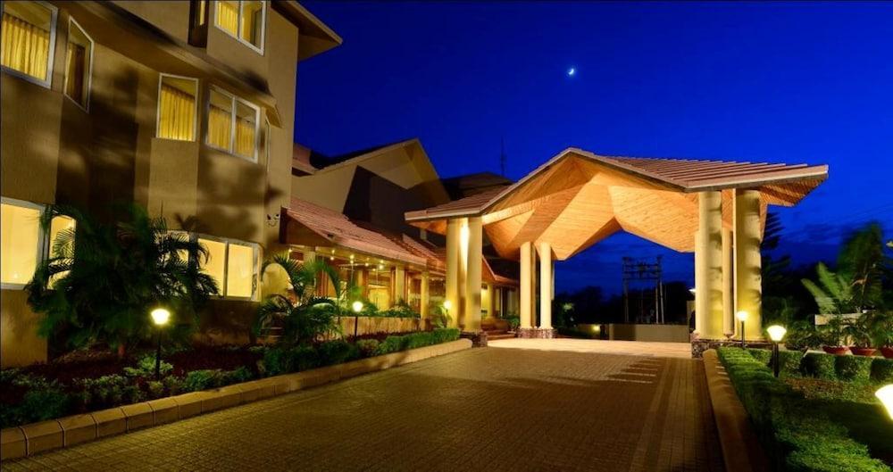 The Chariot Resort & Spa Puri Buitenkant foto